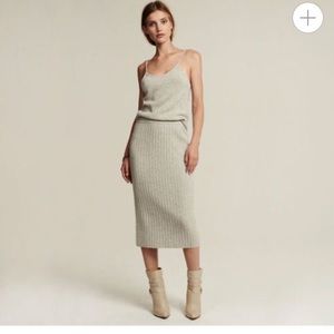 Club Monaco Light Gray Ribbed Knit Midi Skirt